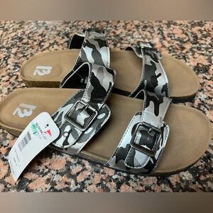 Women’s camo sandals